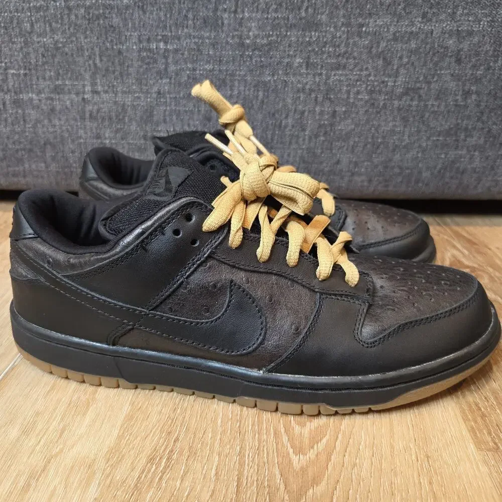 2003 Nike SB Dunk Low Pro Ostrich 304292-003 Men's Size 10 Black Gum Vintage
